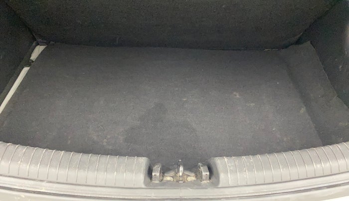 2014 Hyundai Grand i10 ASTA AT 1.2 KAPPA VTVT, Petrol, Automatic, 56,745 km, Boot Inside