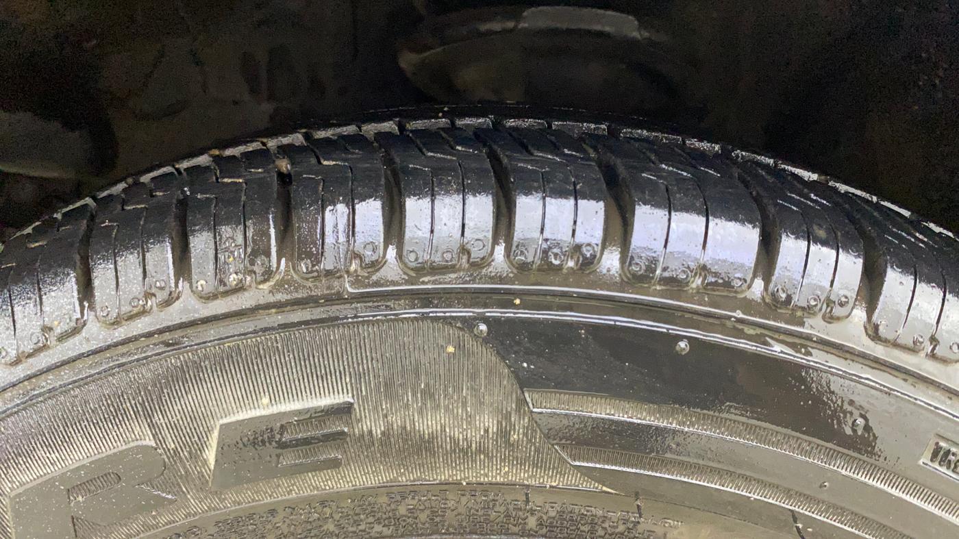 2014 Hyundai i10 MAGNA 1.1, Petrol, Manual, 28,722 km, Left Front Tyre Tread