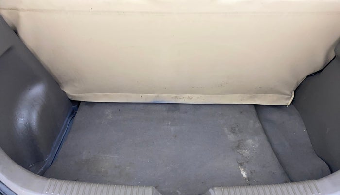 2014 Hyundai i10 MAGNA 1.1, Petrol, Manual, 28,722 km, Boot Inside