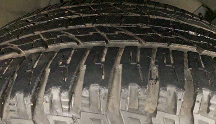 2019 Renault Duster 110 PS RXZ DIESEL, Diesel, Manual, 80,306 km, Right Front Tyre Tread