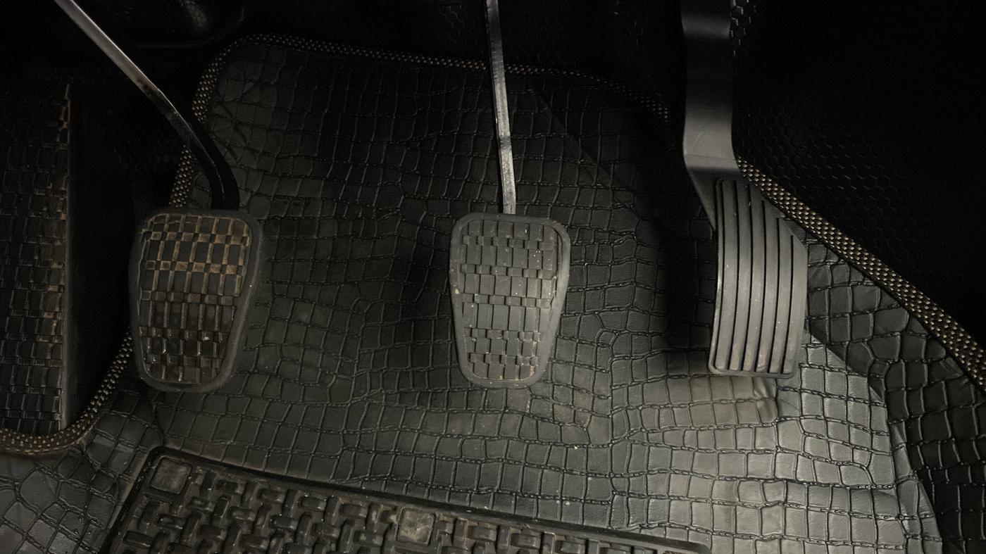 2023 Tata PUNCH PURE MT, Petrol, Manual, 19,777 km, Pedals