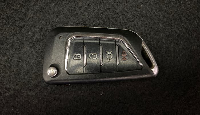 2023 Tata PUNCH PURE MT, Petrol, Manual, 19,777 km, Key Close Up