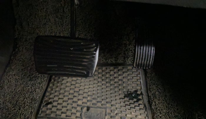 2021 Mahindra Thar LX D AT 4WD HT, Diesel, Automatic, 51,843 km, Pedals