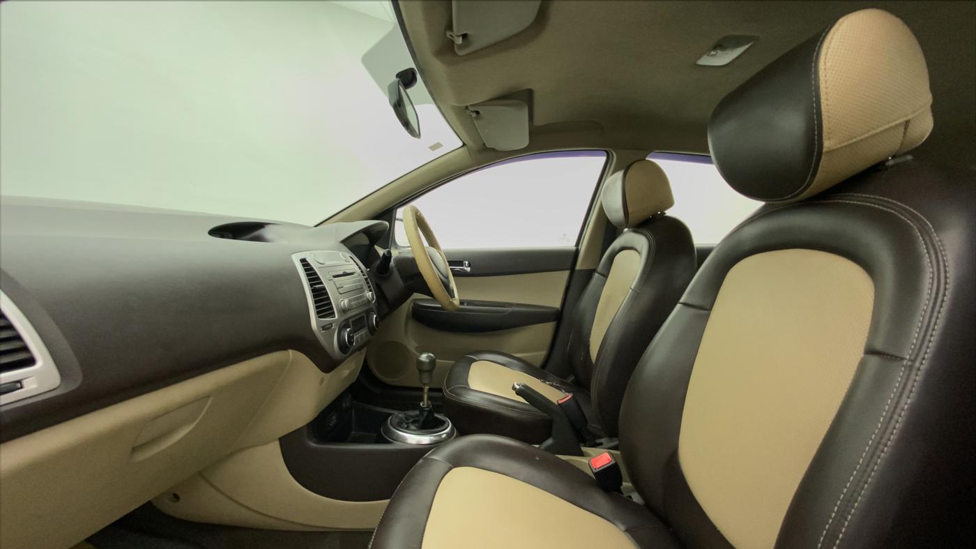 2011 Hyundai i20 MAGNA (O) 1.2, Petrol, Manual, 83,110 km, Right Side Front Door Cabin