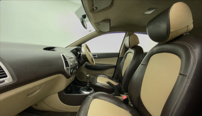 2011 Hyundai i20 MAGNA (O) 1.2, Petrol, Manual, 83,110 km, Right Side Front Door Cabin