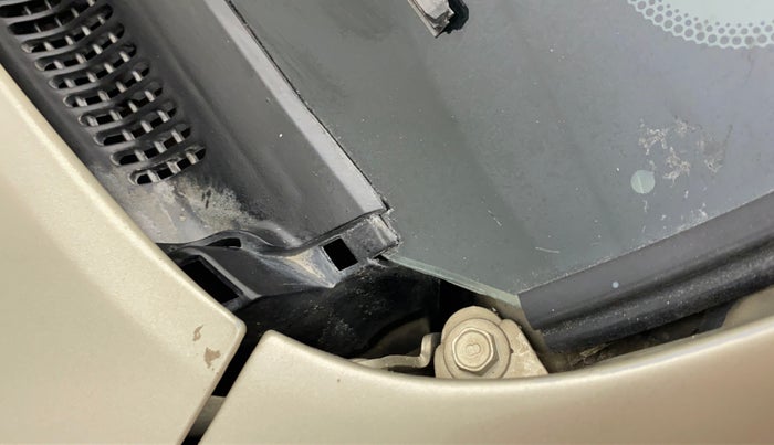 2011 Hyundai i20 MAGNA (O) 1.2, Petrol, Manual, 83,110 km, Bonnet (hood) - Cowl vent panel has minor damage