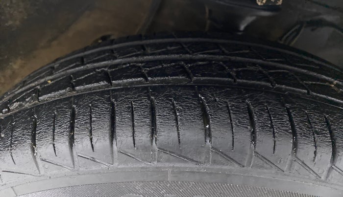 2019 Maruti Alto LXI, Petrol, Manual, 19,584 km, Right Front Tyre Tread