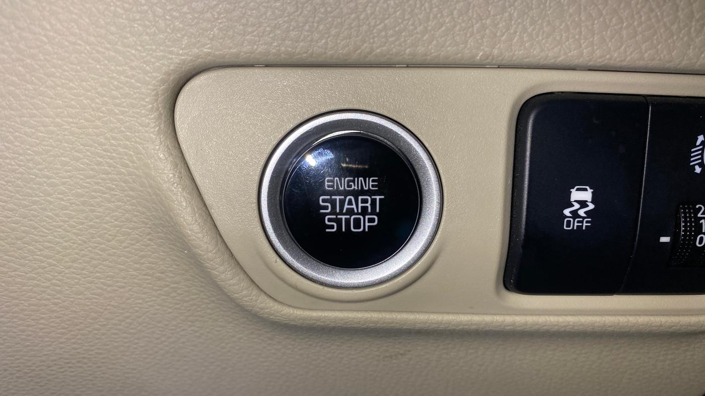 2022 KIA CARENS LUXURY PLUS 1.4 PETROL DCT 7 STR, Petrol, Automatic, 25,776 km, Keyless Start/ Stop Button