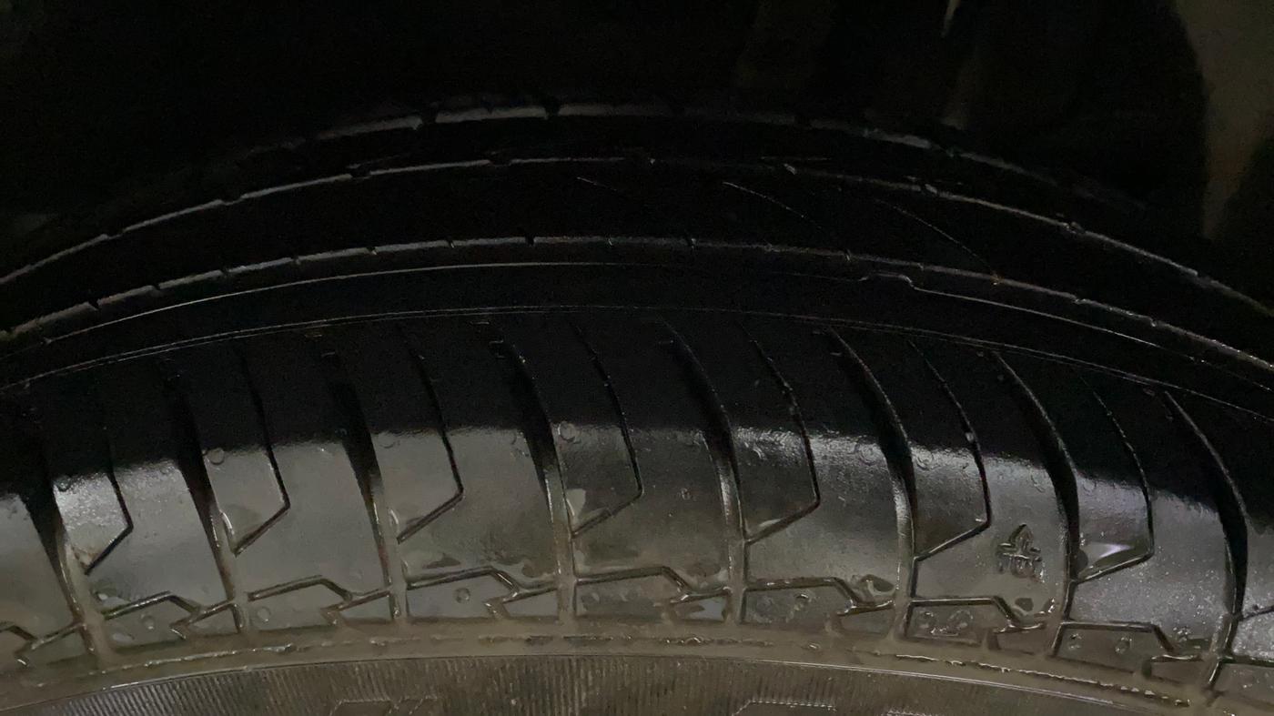 2023 Maruti Dzire VXI AMT, Petrol, Automatic, 16,608 km, Left Rear Tyre Tread