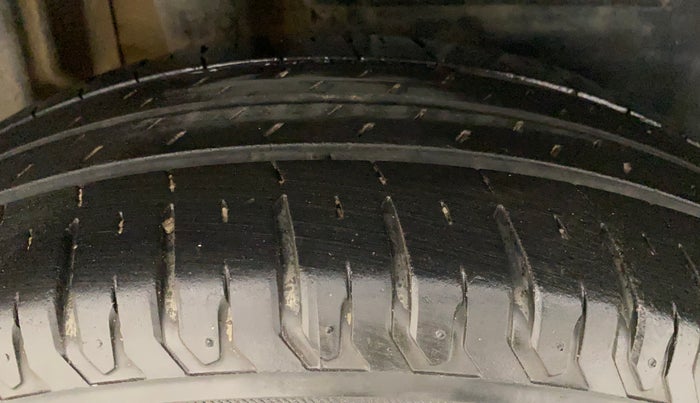 2019 Maruti Dzire ZXI PLUS AMT, Petrol, Automatic, 42,001 km, Right Rear Tyre Tread