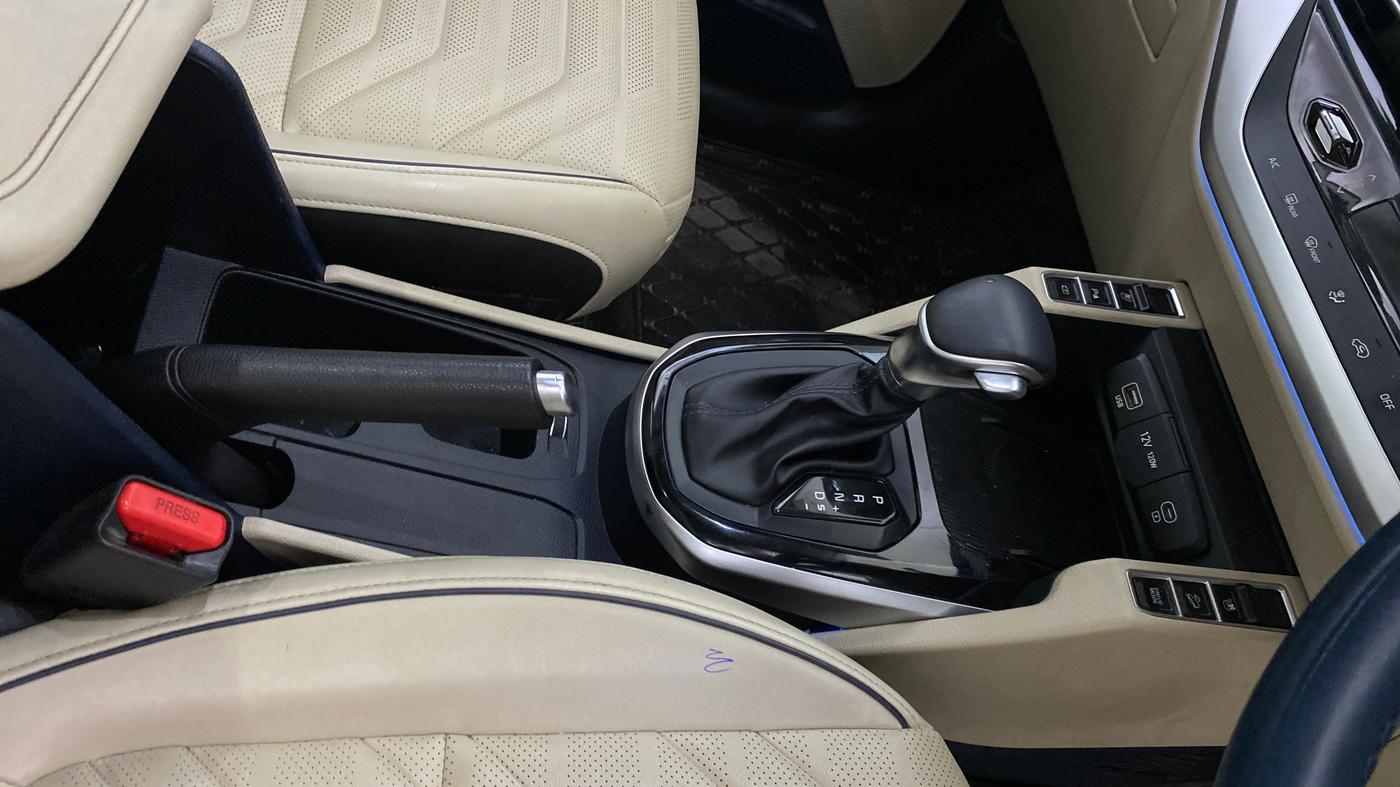 2022 KIA CARENS LUXURY PLUS 1.5 DIESEL AT 6 STR, Diesel, Automatic, 76,952 km, Gear Lever