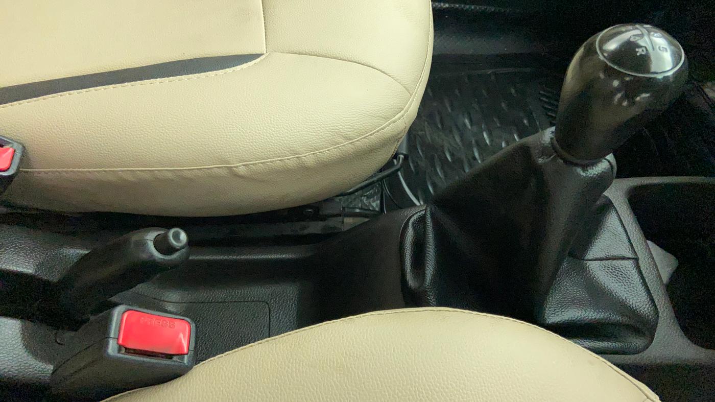 2016 Hyundai Eon ERA PLUS LPG, LPG, Manual, 54,374 km, Gear Lever