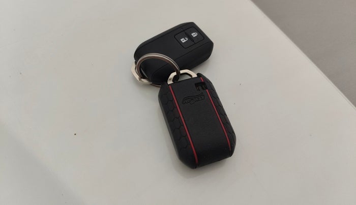 2021 Maruti Baleno ZETA PETROL 1.2, Petrol, Manual, 42,305 km, Key Close Up