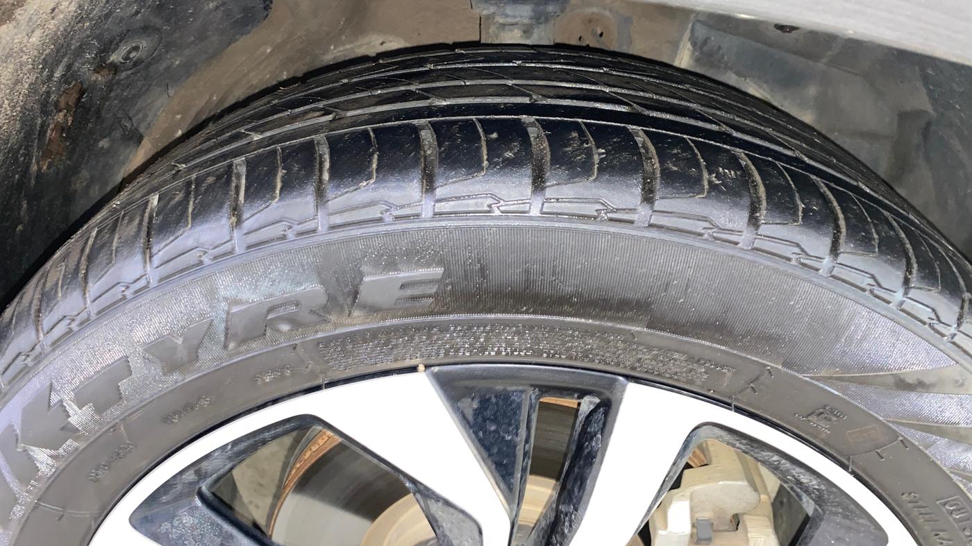 2024 MG HECTOR PLUS Sharp Pro Blackstorm 2.0 Turbo Diesel 7 STR, Diesel, Manual, 67,184 km, Right Front Tyre Tread