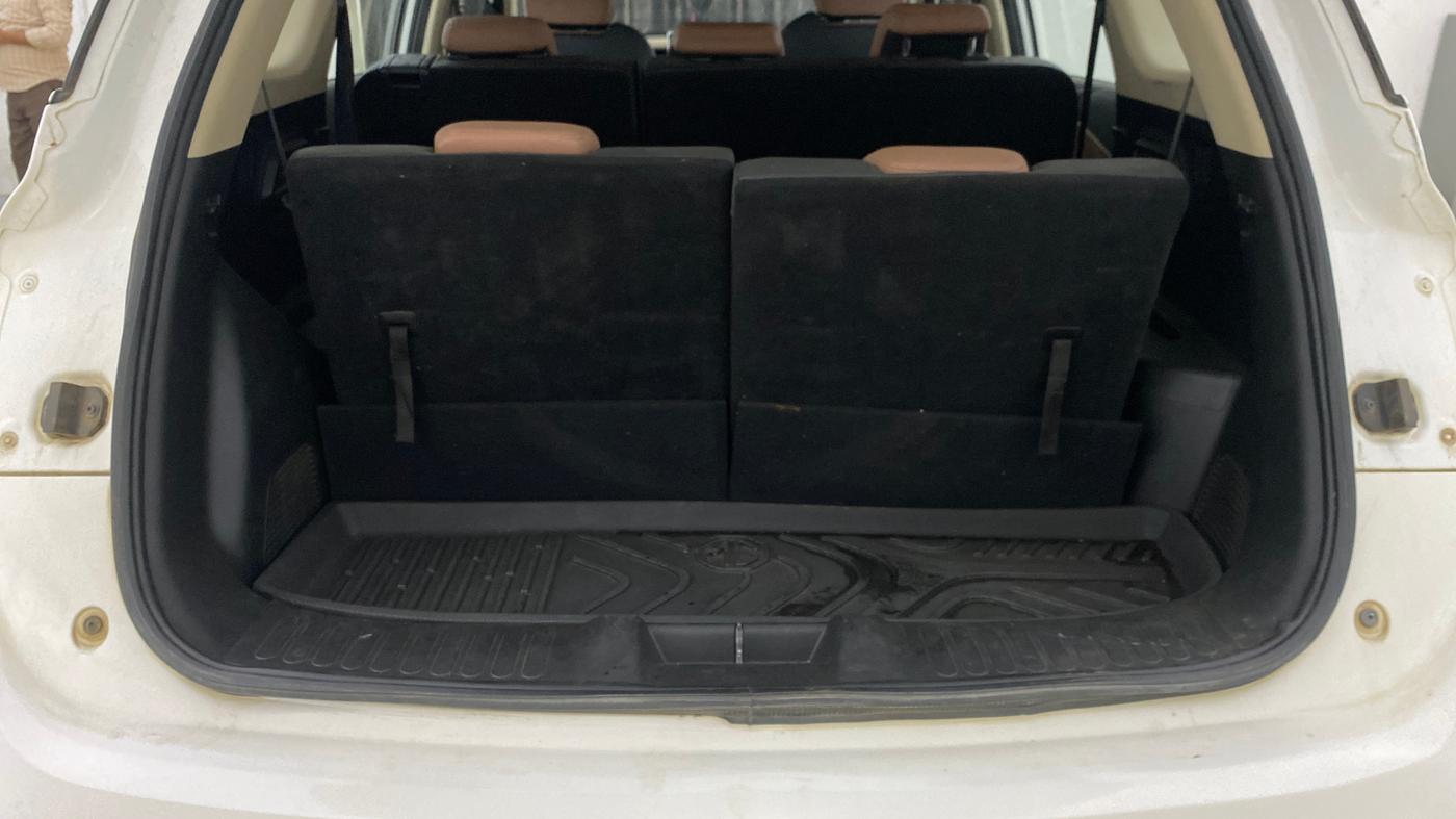 2024 MG HECTOR PLUS Sharp Pro Blackstorm 2.0 Turbo Diesel 7 STR, Diesel, Manual, 67,184 km, Boot Inside