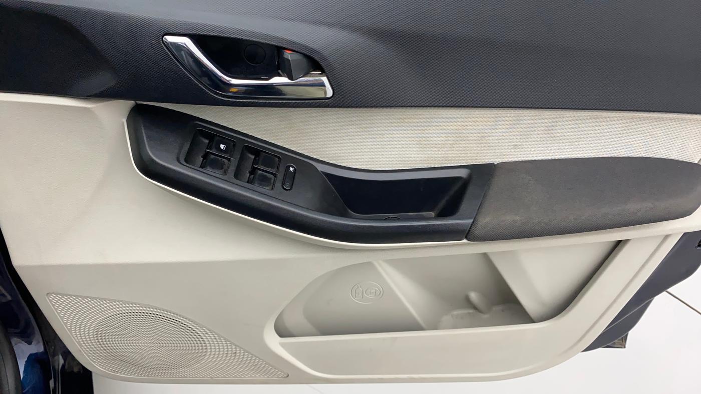 2022 Tata TIGOR XZ PLUS CNG, CNG, Manual, 16,441 km, Driver Side Door Panels Control