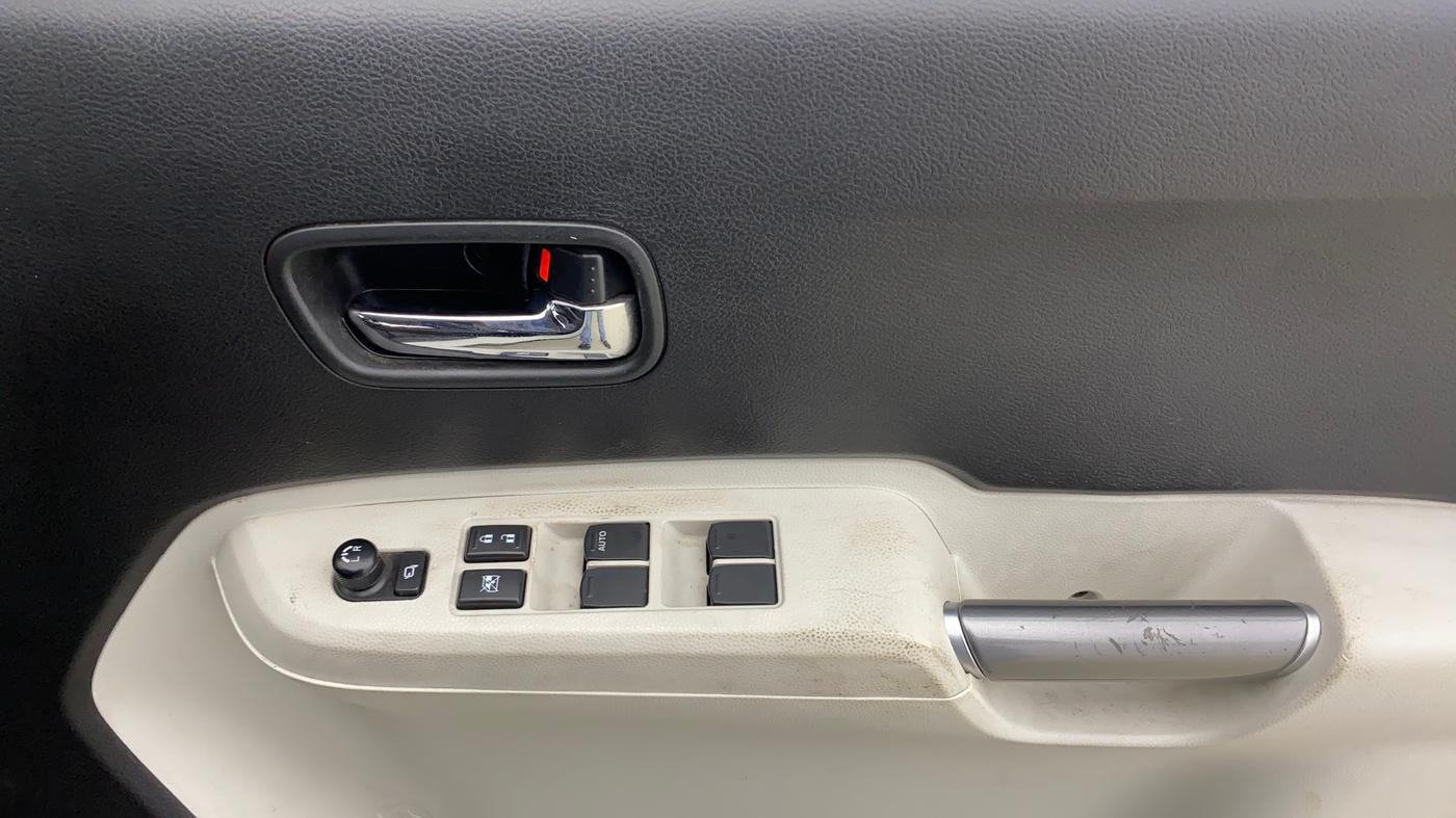 2021 Maruti IGNIS ZETA 1.2, Petrol, Manual, 49,633 km, Driver Side Door Panels Control