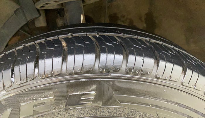 2022 Maruti Ertiga ZXI  CNG, CNG, Manual, 51,523 km, Left Front Tyre Tread