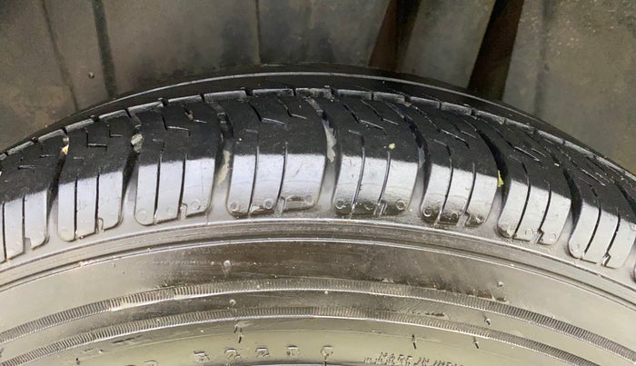 2022 Maruti Ertiga ZXI  CNG, CNG, Manual, 51,523 km, Left Rear Tyre Tread