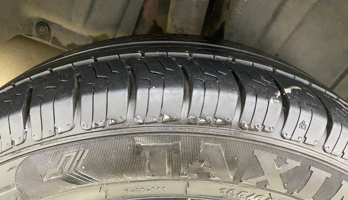 2022 Maruti Ertiga ZXI  CNG, CNG, Manual, 51,523 km, Right Rear Tyre Tread