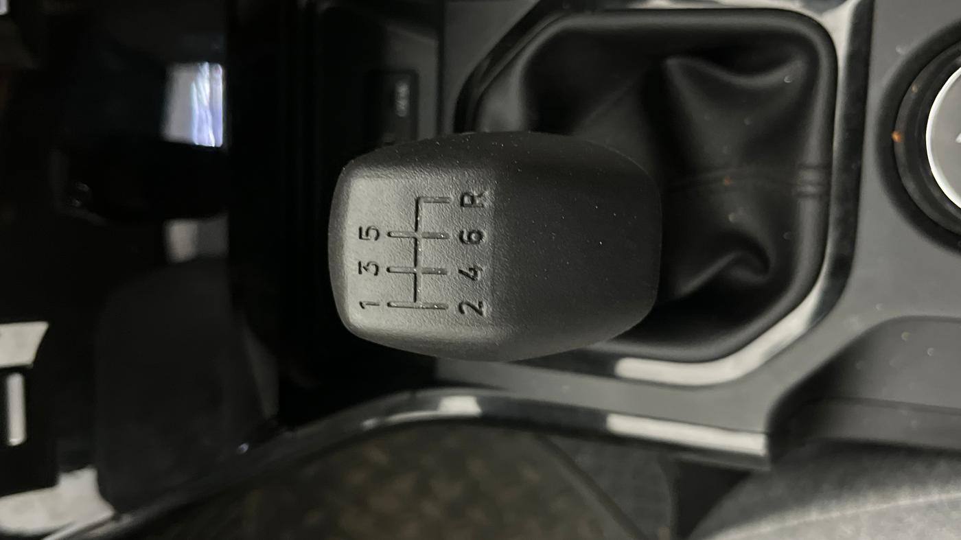 2025 Tata Curvv Pure Plus 1.2 Petrol 6MT, Petrol, Manual, 663 km, Gear Lever