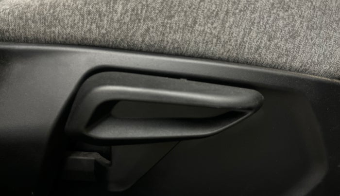 2025 Tata Curvv Pure Plus 1.2 Petrol 6MT, Petrol, Manual, 663 km, Driver Side Adjustment Panel