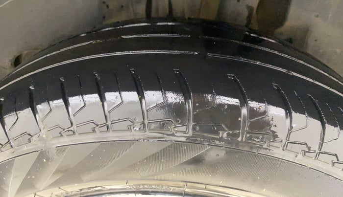 2022 Maruti Swift VXI, Petrol, Manual, 72,826 km, Left Rear Tyre Tread