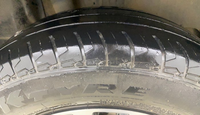 2022 Maruti Swift VXI, Petrol, Manual, 72,826 km, Right Rear Tyre Tread