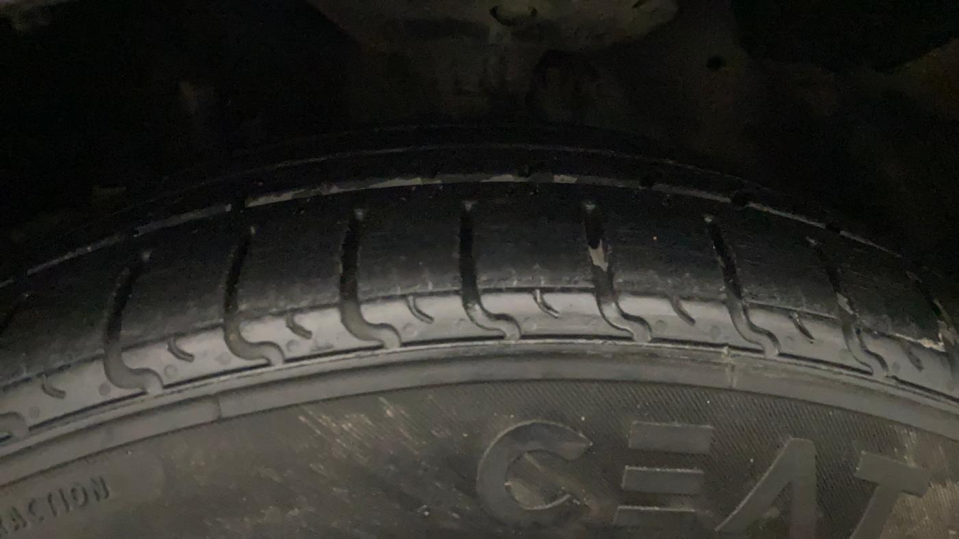 2017 Honda City 1.5L I-VTE V CVT, Petrol, Automatic, 1,00,958 km, Left Front Tyre Tread