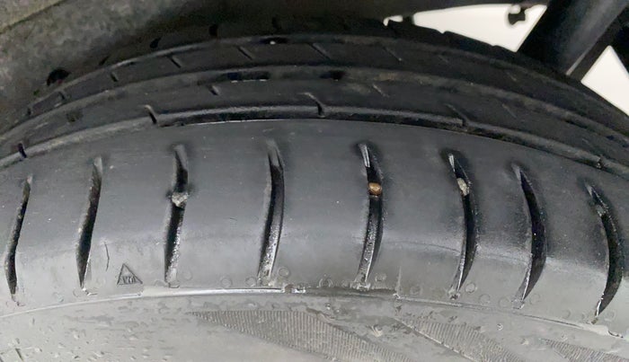 2014 Maruti Wagon R 1.0 VXI, Petrol, Manual, 92,463 km, Left Rear Tyre Tread