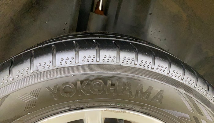 2015 Volkswagen Vento 1.2 TSI HIGHLINE PLUS AT, Petrol, Automatic, 47,203 km, Right Rear Tyre Tread