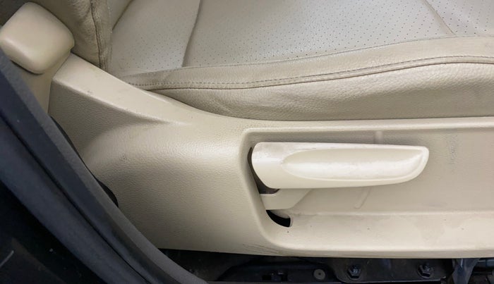 2015 Volkswagen Vento 1.2 TSI HIGHLINE PLUS AT, Petrol, Automatic, 47,203 km, Driver Side Adjustment Panel