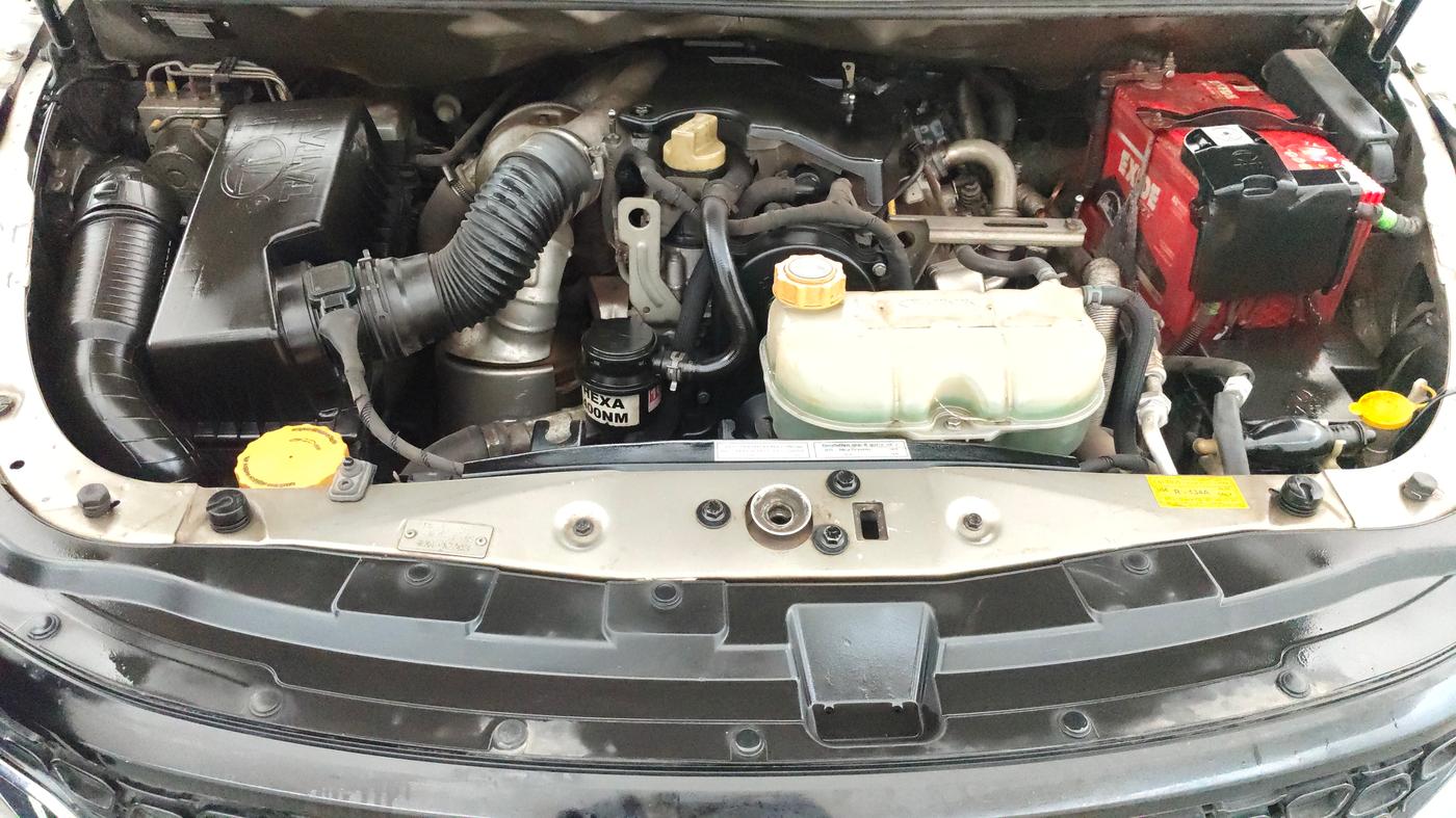 2017 Tata Hexa XM 4X2 7 STR, Diesel, Manual, 50,071 km, Engine View