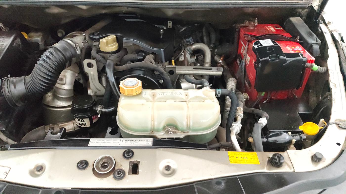 2017 Tata Hexa XM 4X2 7 STR, Diesel, Manual, 50,071 km, Engine View - Left