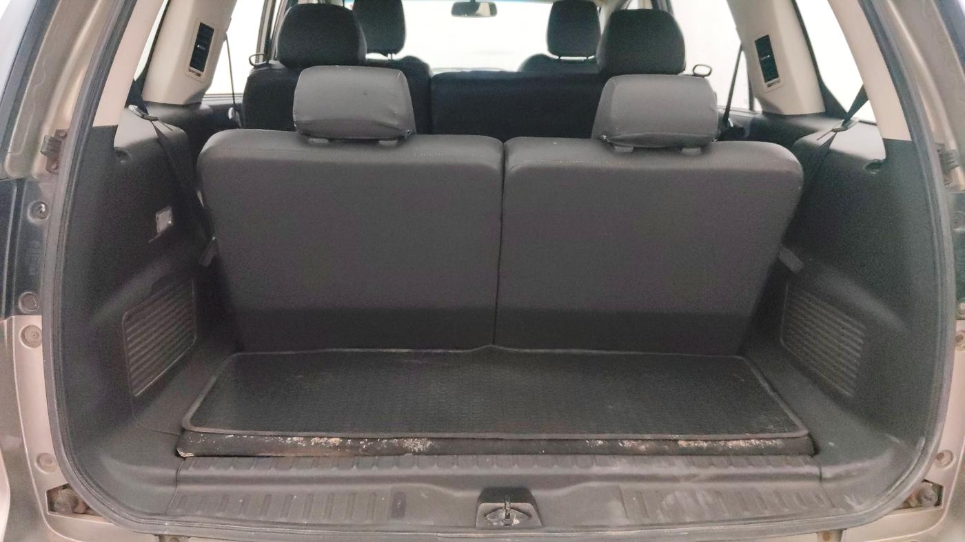 2017 Tata Hexa XM 4X2 7 STR, Diesel, Manual, 50,071 km, Boot Inside