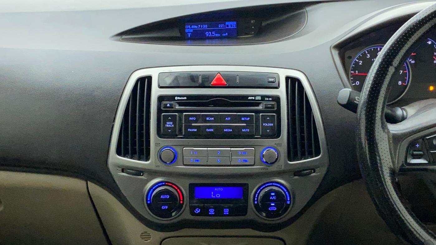 2013 Hyundai i20 SPORTZ 1.2, CNG, Manual, 97,279 km, Air Conditioner
