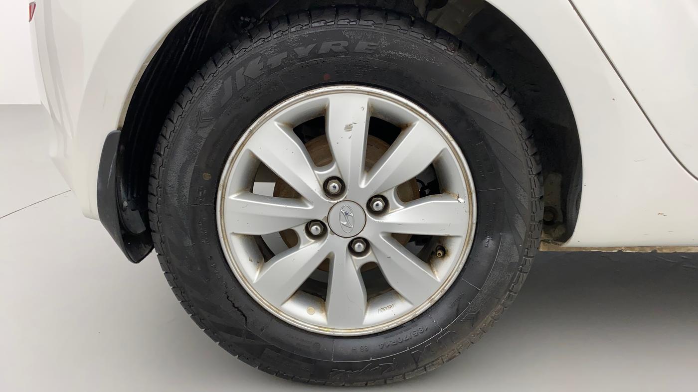2013 Hyundai i20 SPORTZ 1.2, CNG, Manual, 97,279 km, Right Rear Wheel