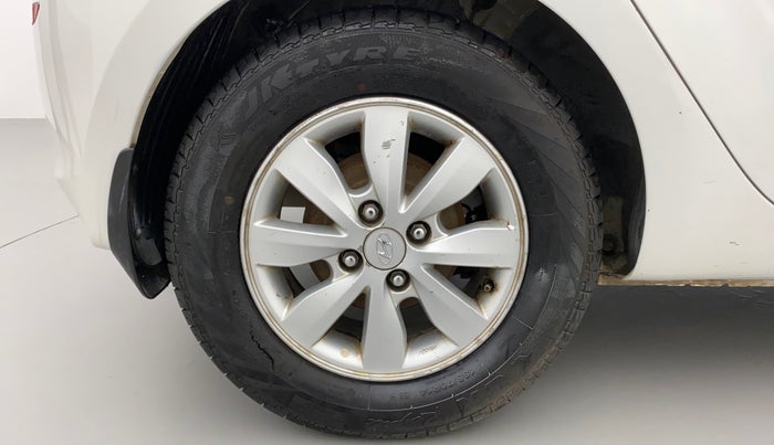 2013 Hyundai i20 SPORTZ 1.2, CNG, Manual, 97,279 km, Right Rear Wheel