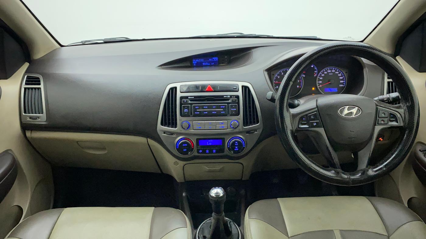 2013 Hyundai i20 SPORTZ 1.2, CNG, Manual, 97,279 km, Dashboard