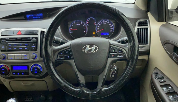 2013 Hyundai i20 SPORTZ 1.2, CNG, Manual, 97,279 km, Steering Wheel Close Up
