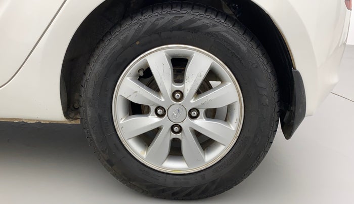 2013 Hyundai i20 SPORTZ 1.2, CNG, Manual, 97,279 km, Left Rear Wheel
