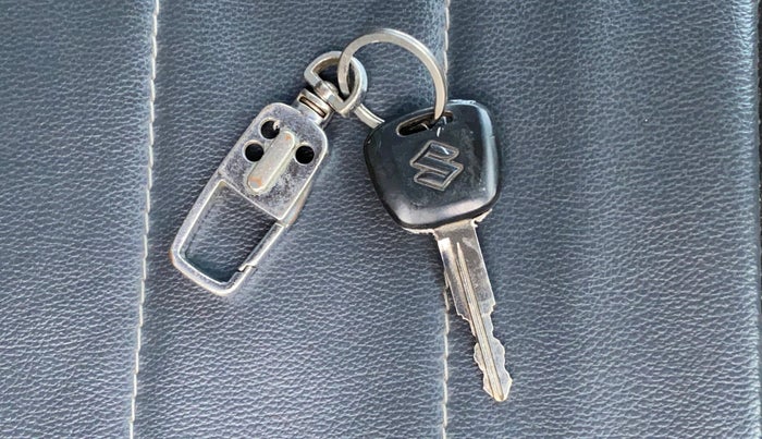 2017 Maruti Eeco 5 STR WITH A/C+HTR, Petrol, Manual, 51,785 km, Key Close Up