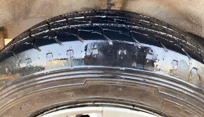 2017 Maruti Eeco 5 STR WITH A/C+HTR, Petrol, Manual, 51,785 km, Left Front Tyre Tread