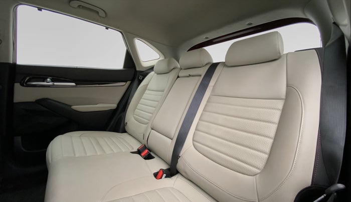 2019 KIA SELTOS GTX+ 1.4 MT, Petrol, Manual, 13,171 km, Right Side Rear Door Cabin