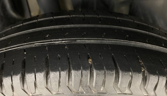 2018 Maruti Swift VXI, Petrol, Manual, 31,673 km, Right Rear Tyre Tread