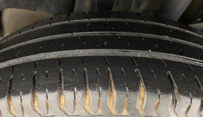 2018 Maruti Swift VXI, Petrol, Manual, 31,673 km, Left Rear Tyre Tread