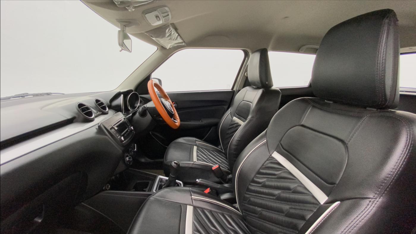 2018 Maruti Swift VXI, Petrol, Manual, 31,673 km, Right Side Front Door Cabin