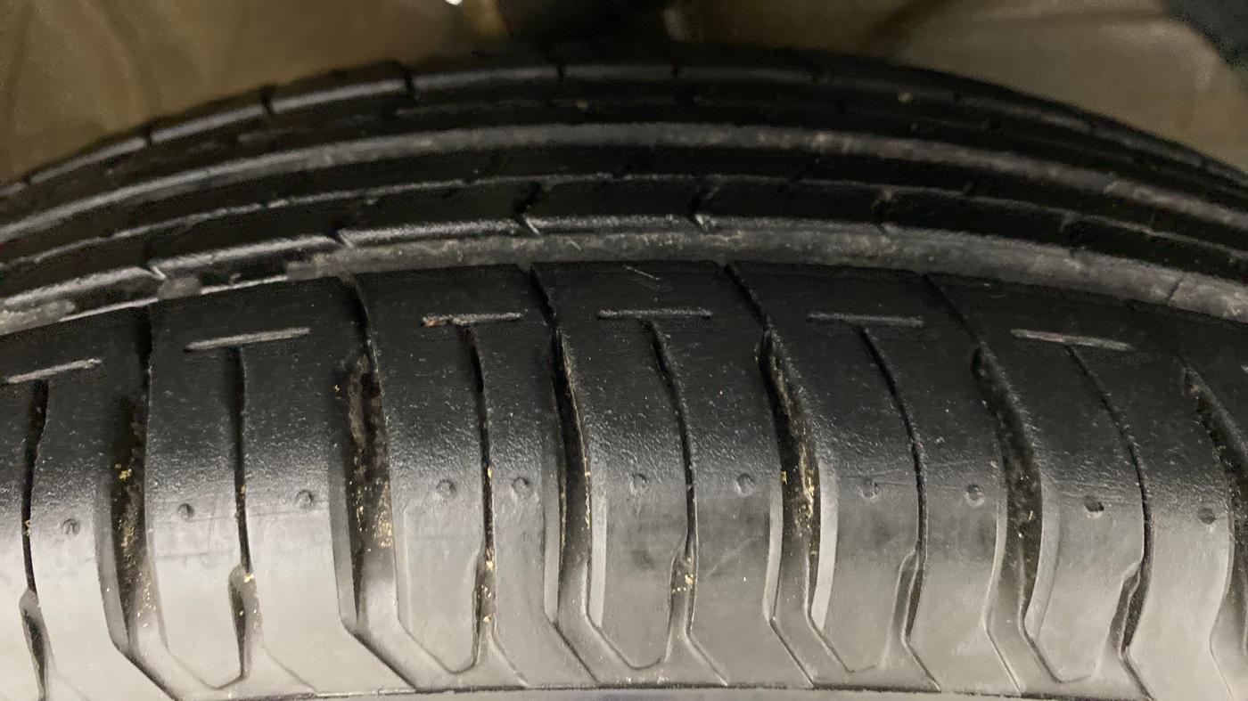 2018 Maruti Swift VXI, Petrol, Manual, 31,673 km, Right Front Tyre Tread