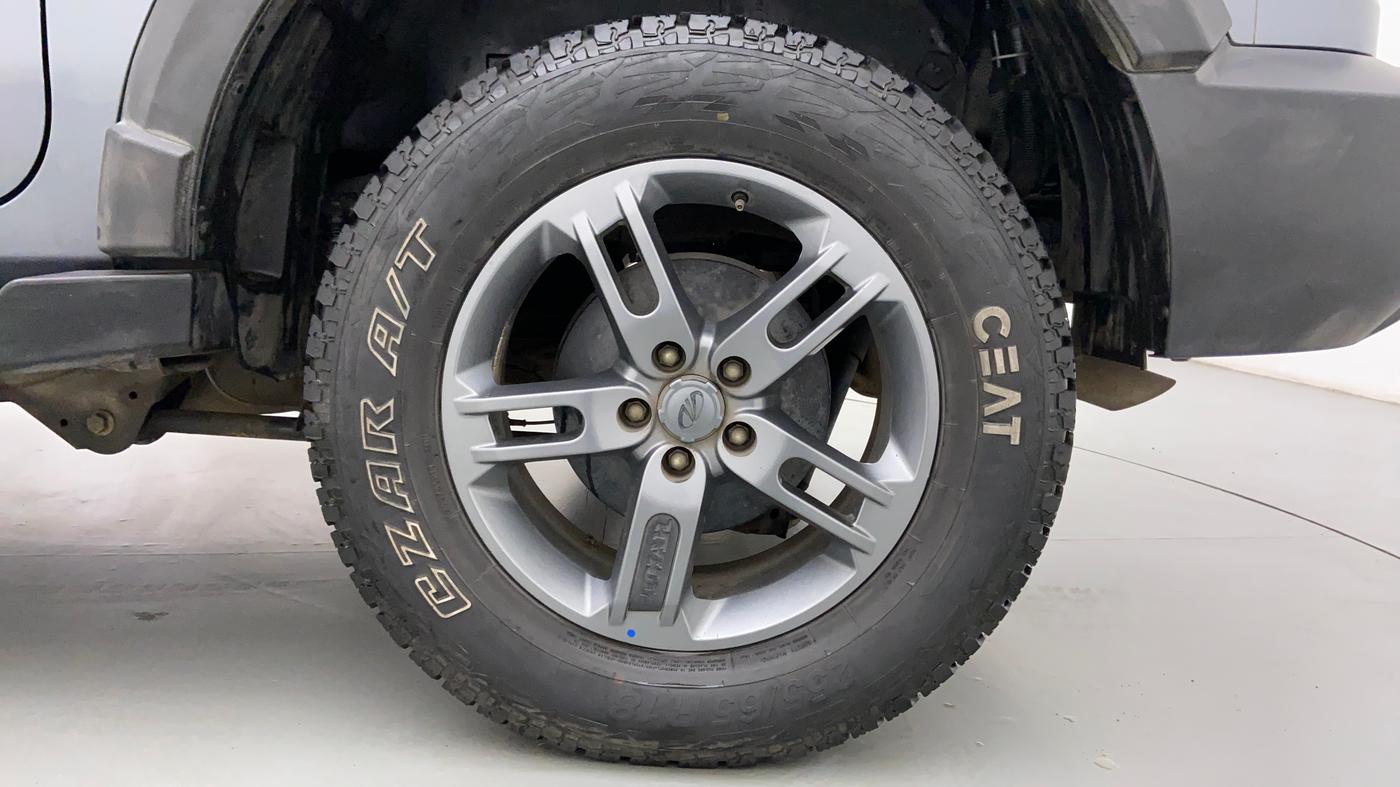 2020 Mahindra Thar LX  P 4WD AT CONVERTIBLE, Petrol, Automatic, 27,329 km, Left Rear Wheel