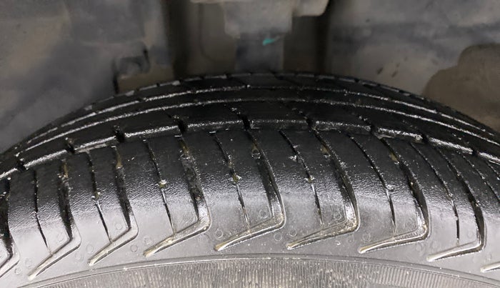 2018 Renault Kwid CLIMBER 1.0 AMT, Petrol, Automatic, 37,830 km, Left Front Tyre Tread